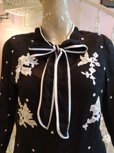 Load image into Gallery viewer, Leaves of Grass, New York Chaleur French lace chiffon blouse